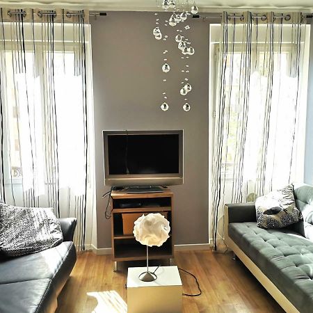 Beachside Appartement In Center Of Cannes Room photo